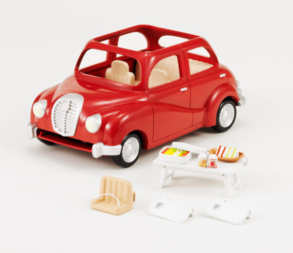 Sylvanian Families: Οικογενειακό Αυτοκίνητο με Εξοπλισμό για Πικ-νικ