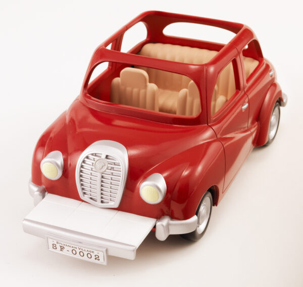 Sylvanian Families: Οικογενειακό Αυτοκίνητο με Εξοπλισμό για Πικ-νικ - Image 4