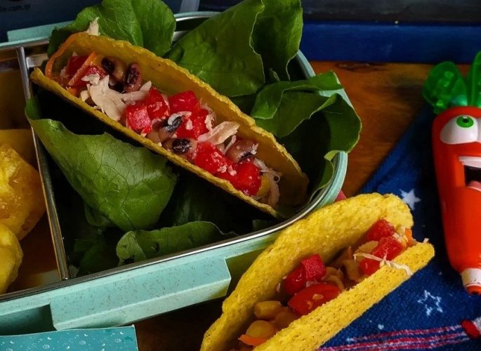 Tacos παιδικό με κοτόπουλο και μαυρομάτικα φασόλια